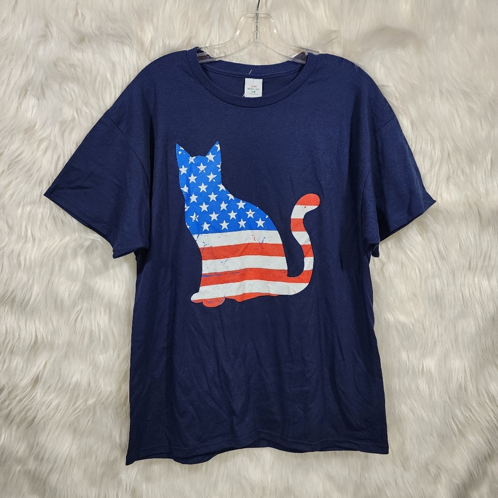 Hanes NWOT Blue Cat graphic T-Shirt with American Flag Design woman's size large